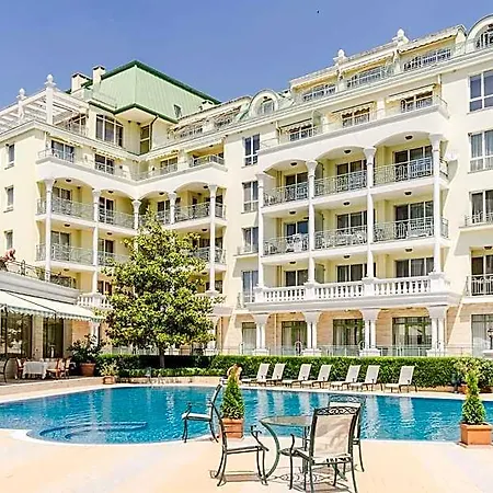 Apartcomplex Splendid 3* Saints Constantine and Helena